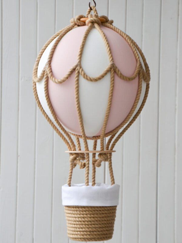 Воздушный шар с корзиной розовый