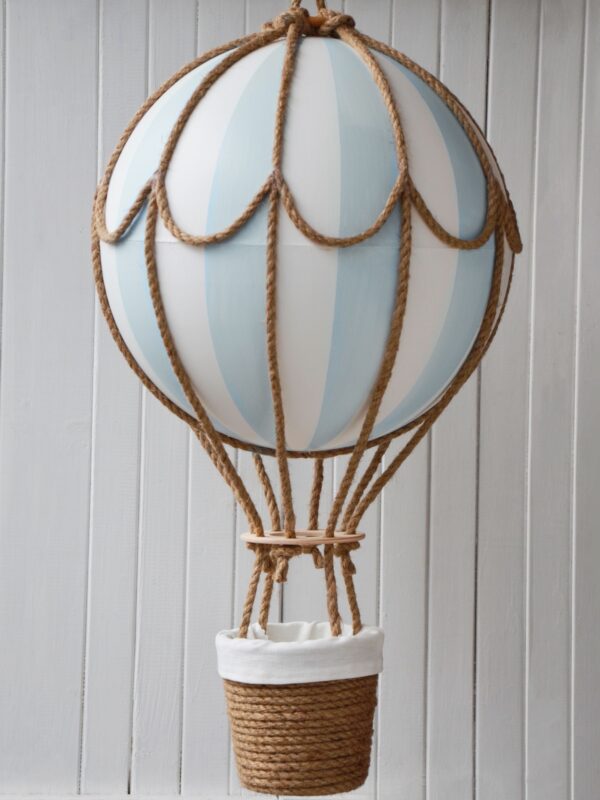 Hot-air-balloon-decor-blue